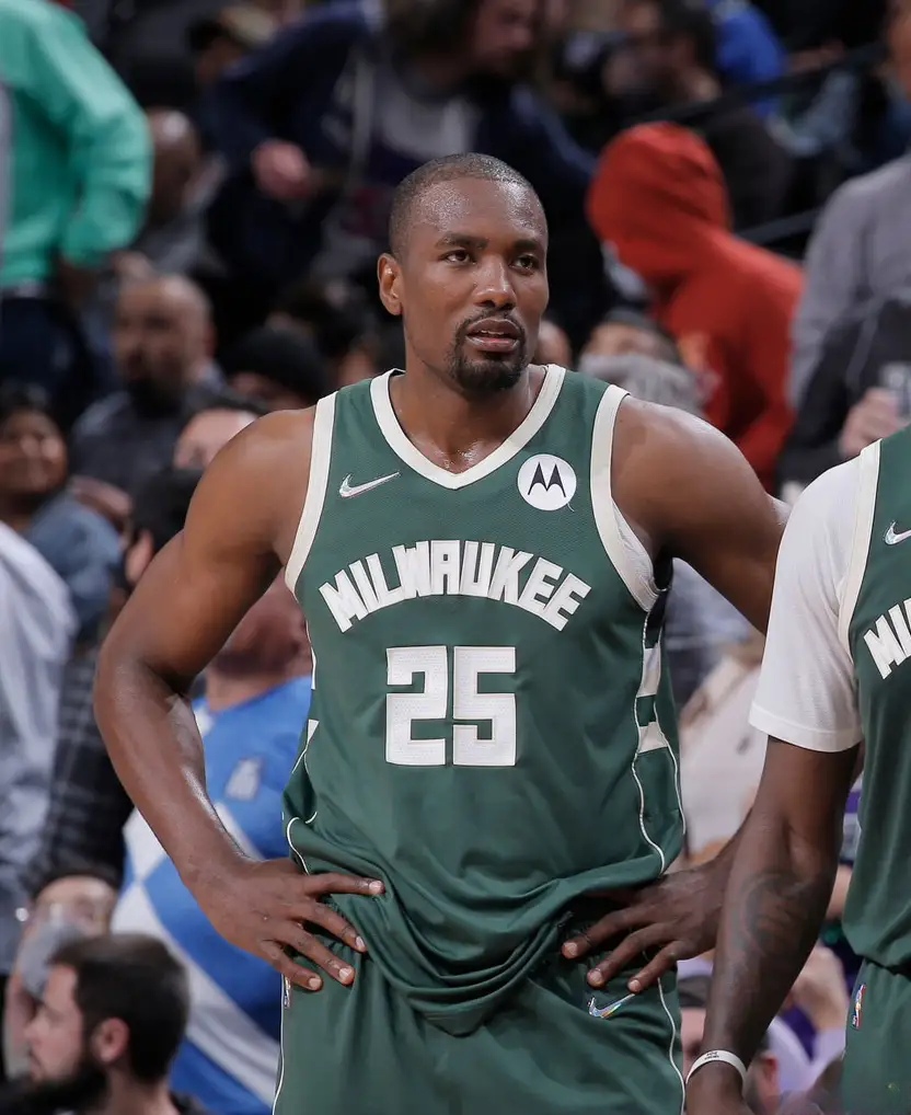 League of Legends-NBA常规赛赛程吃紧；本菲卡今晚内部沟通；管理层满意；年轻球员得到机会的简单介绍