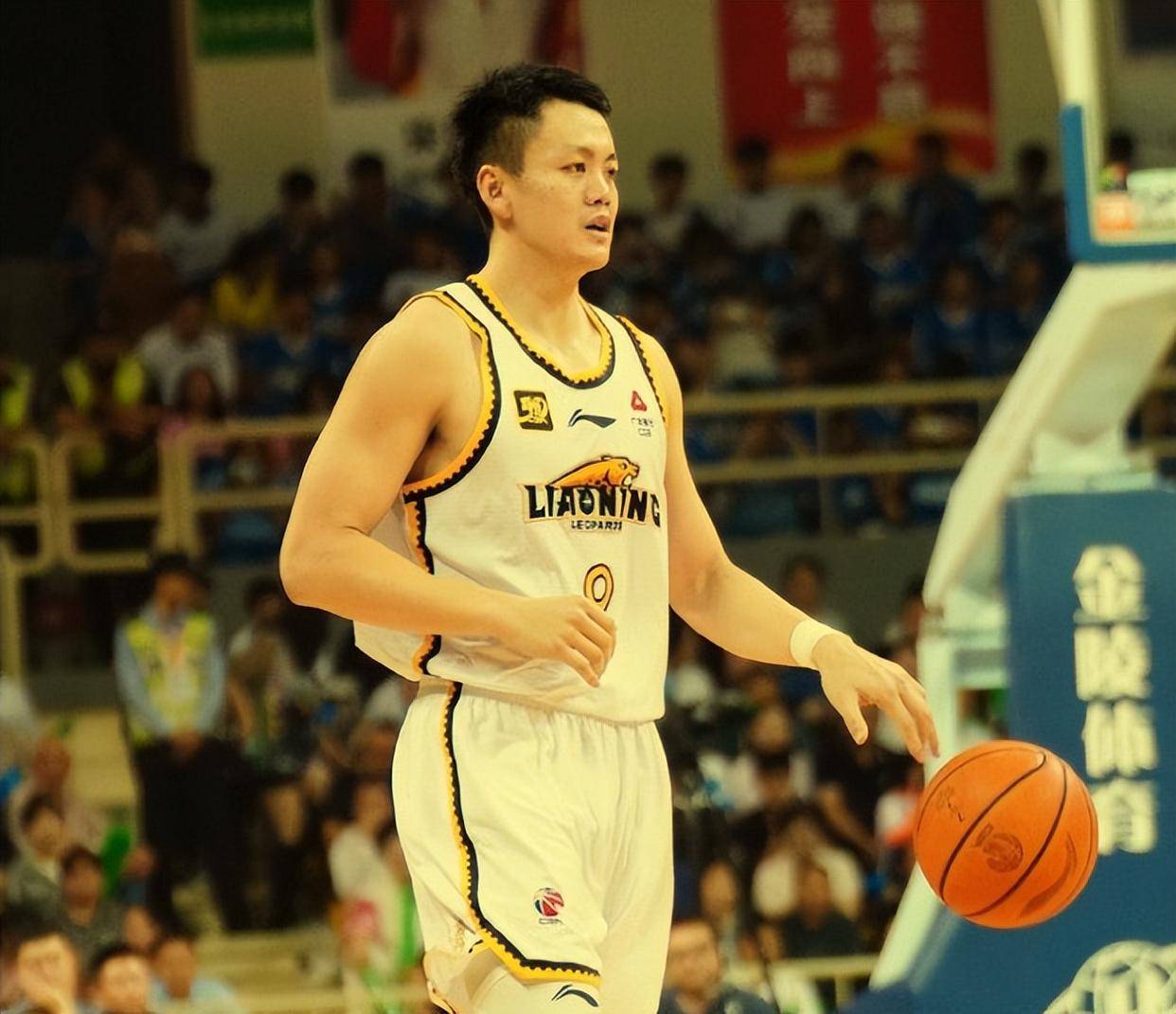 九游-包含CBA常规赛冲刺阶段再迎强敌，山东男篮防线松动，主帅态度：态度坚定，团队化学反应显著的词条